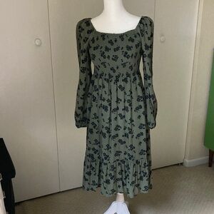 Dress calf length dark green and black. GAP size small. Never worn.